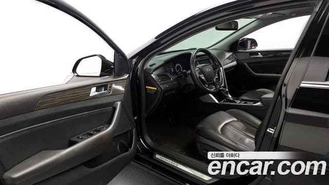 Hyundai LF Sonata Premium, 2015 10