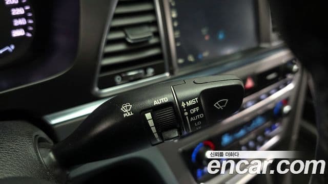 Hyundai LF Sonata Premium, 2015 16