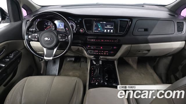 Kia All New Carnival VIP, 2016 7