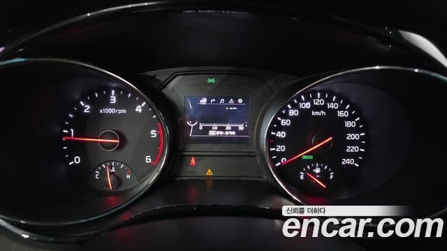 Kia All New Carnival VIP, 2016 8