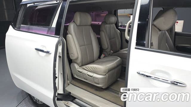 Kia All New Carnival VIP, 2016 12