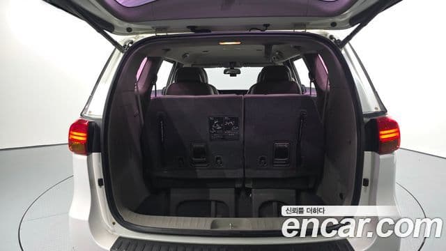 Kia All New Carnival VIP, 2016 20