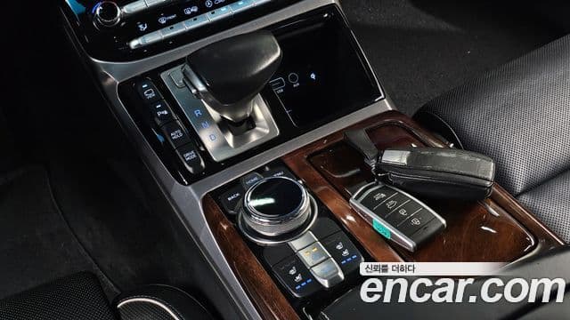 Genesis EQ900 Prestige, 2016 9