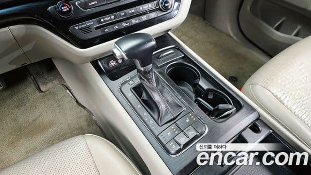 Kia All New Carnival Luxury, 2018 9