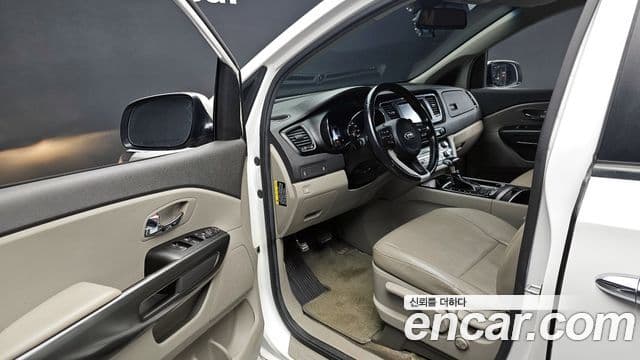 Kia All New Carnival Luxury, 2018 11