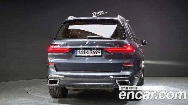 BMW X7 (G07) xDrive 40i M Sport 6인승, 2022 4