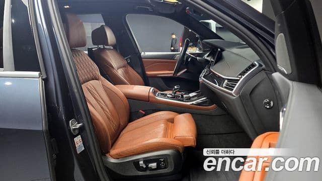 BMW X7 (G07) xDrive 40i M Sport 6인승, 2022 10