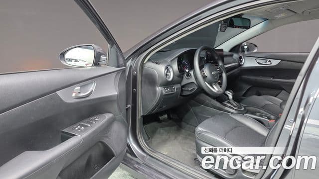 Kia The / новый New K3 2세대 Trendy, 2022 10