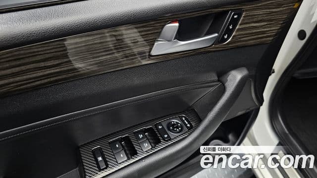 Hyundai LF Sonata Premium, 2015 16