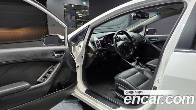 Kia K3 Trendy, 2013 11