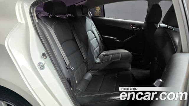 Kia K3 Trendy, 2013 12