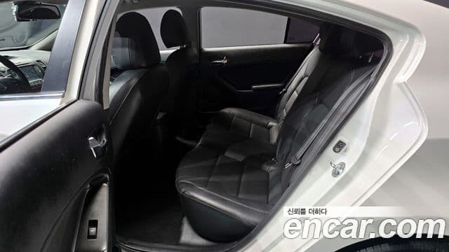 Kia K3 Trendy, 2013 13