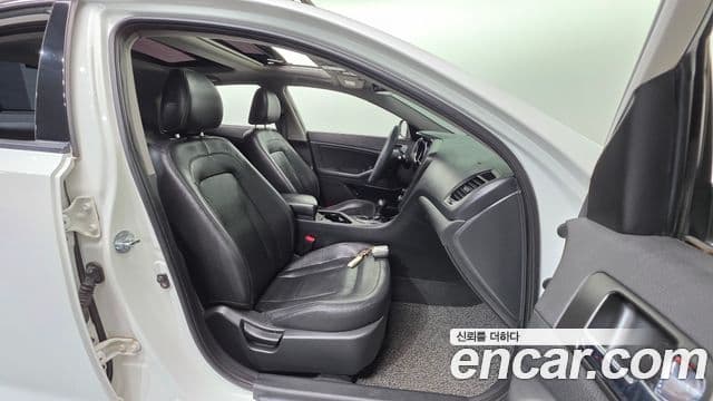 Kia K5 Prestige, 2012 10