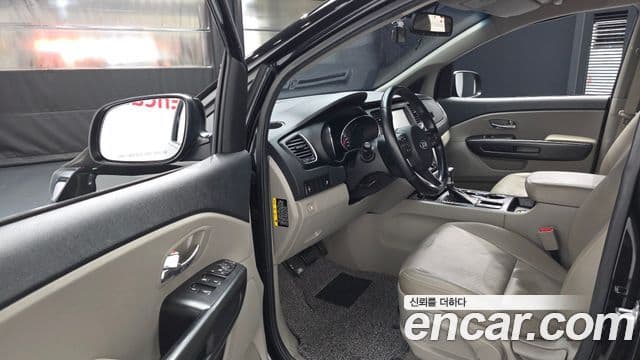 Kia The / новый New Carnival Luxury, 2019 10