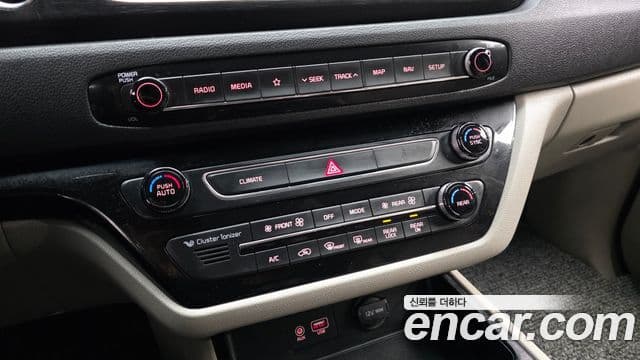 Kia The / новый New Carnival Luxury, 2019 16