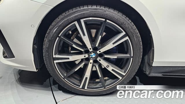 BMW 5시리즈 (G60) 530i xDrive M Sport, 2025 все фото