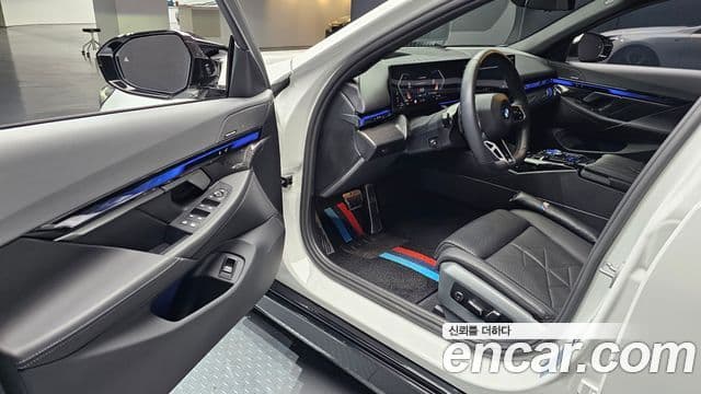 BMW 5시리즈 (G60) 530i xDrive M Sport, 2025 11