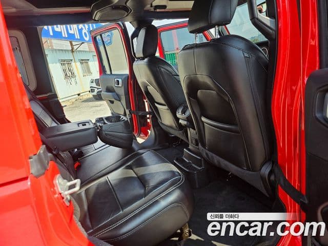 Jeep Wrangler (JL) 2.0 Overland 4도어, 2021 17