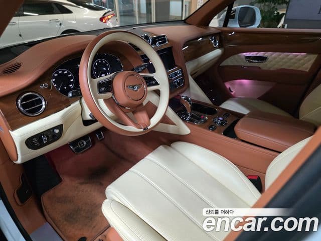 Bentley Bentayga 4.0 V8, 2022 6