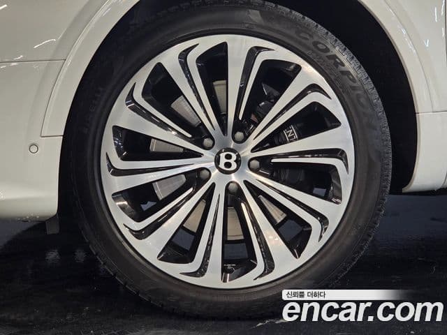 Bentley Bentayga 4.0 V8, 2022 20