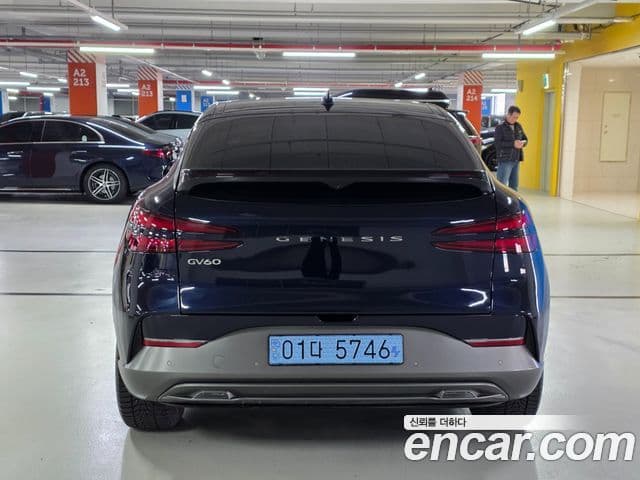 Genesis GV60 Standard AWD, 2023 4