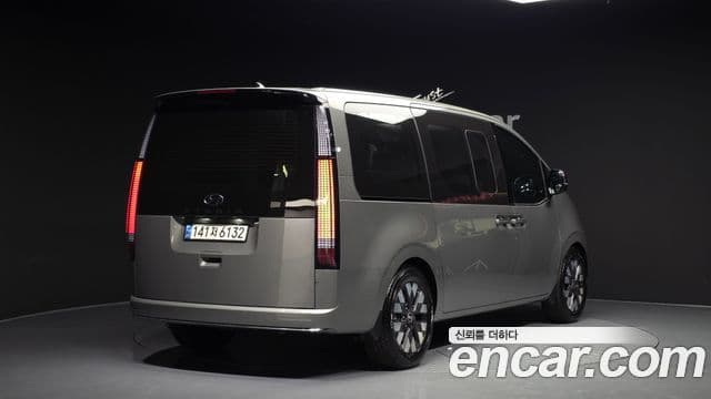 Hyundai Staria Inspiration, 2023 2
