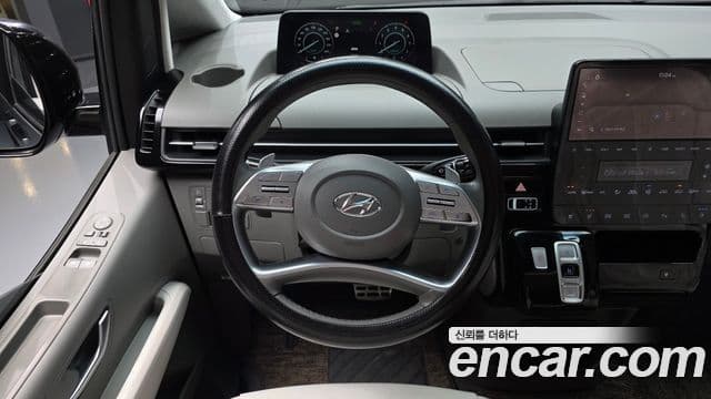 Hyundai Staria Inspiration, 2023 13