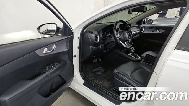 Kia The / новый New K3 2세대 Trendy, 2022 10