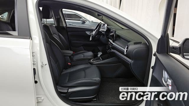 Kia The / новый New K3 2세대 Trendy, 2022 11