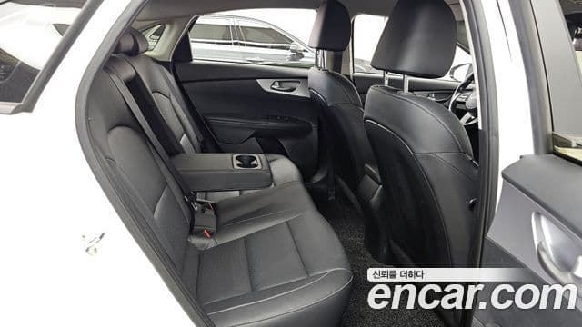 Kia The / новый New K3 2세대 Trendy, 2022 12