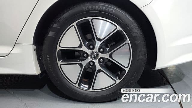 Kia K5 гибрид Noblesse, 2012 все фото