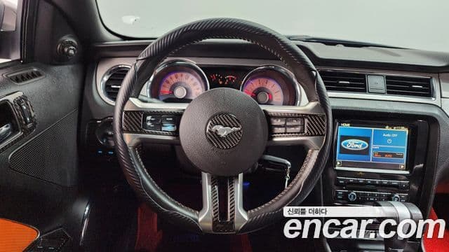 Ford Mustang кабриолет, 2010 13