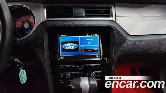 Ford Mustang кабриолет, 2010 16