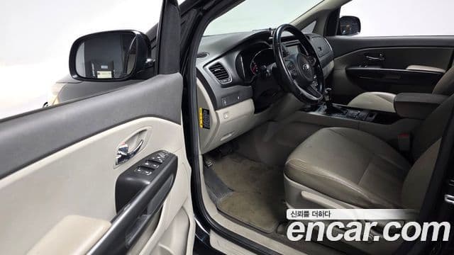 Kia All New Carnival Luxury, 2018 11