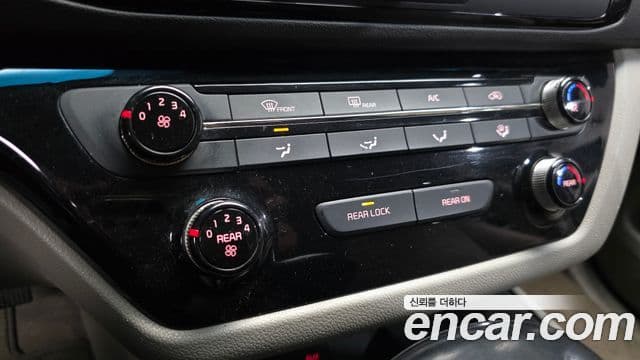 Kia All New Carnival Luxury, 2018 16