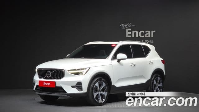 Volvo XC40 B4 Ultimate Bright, 2023 1