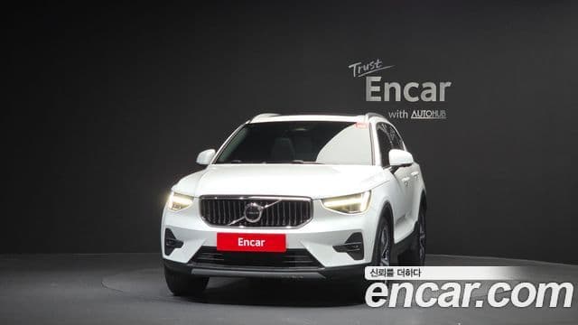 Volvo XC40 B4 Ultimate Bright, 2023 3