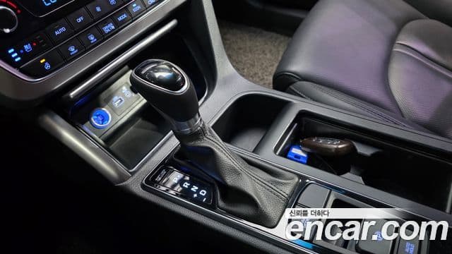 Hyundai LF Sonata гибрид Modern Special, 2017 9