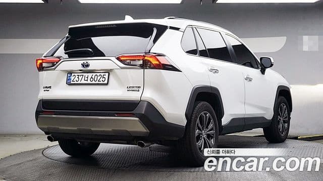 Toyota RAV4 5세대 2.5 4WD гибрид LTD, 2024 2