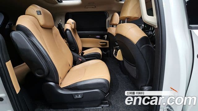 Kia Carnival 4세대 Signature, 2022 11