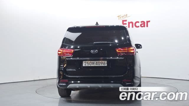 Kia The / новый New Carnival Luxury, 2019 4