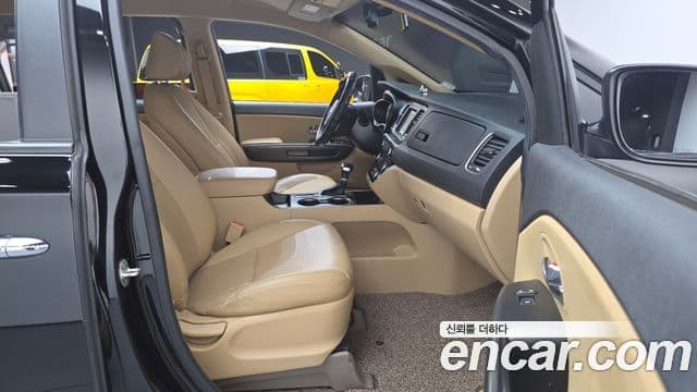 Kia The / новый New Carnival Luxury, 2019 10