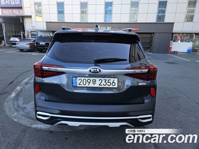 Kia Seltos Signature, 2022 все фото