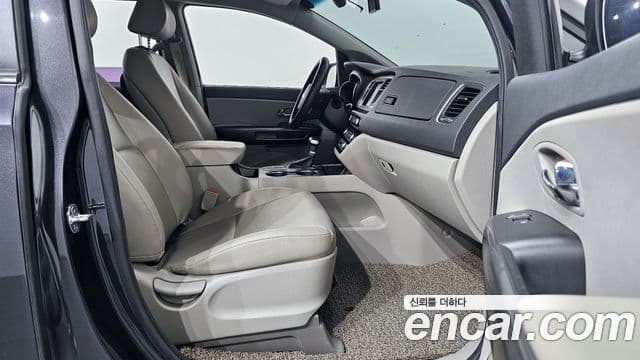 Kia The / новый New Carnival Luxury, 2019 11