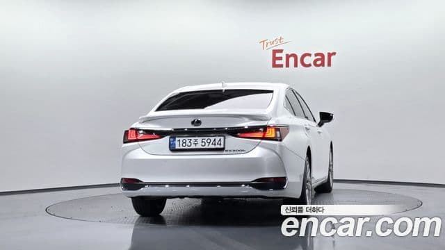 Lexus ES300h 7세대 Executive, 2023 4