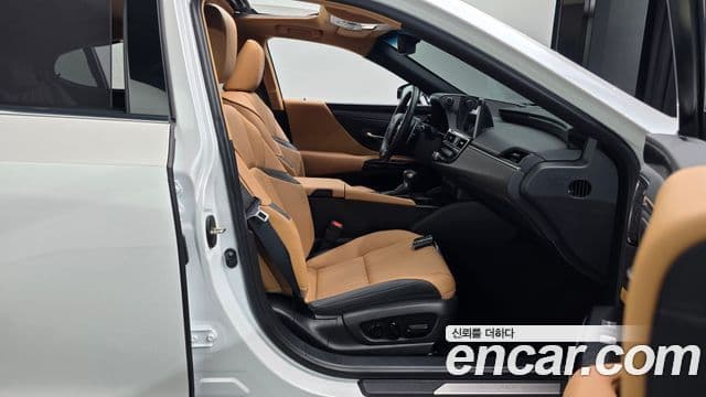 Lexus ES300h 7세대 Executive, 2023 10