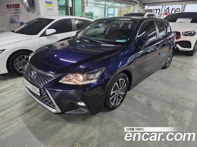 Lexus CT200h ZWA10, 2018 1