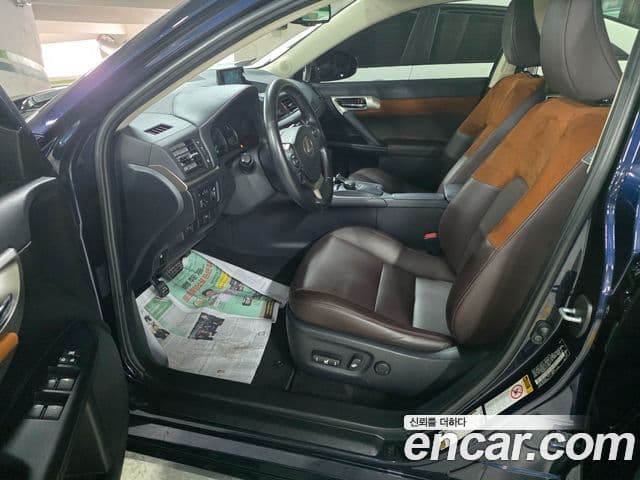 Lexus CT200h ZWA10, 2018 4