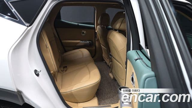 Genesis GV60 Standard, 2023 12