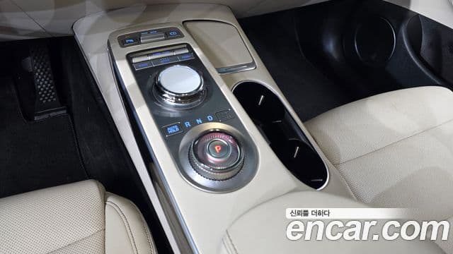 Genesis GV70, 2023 3